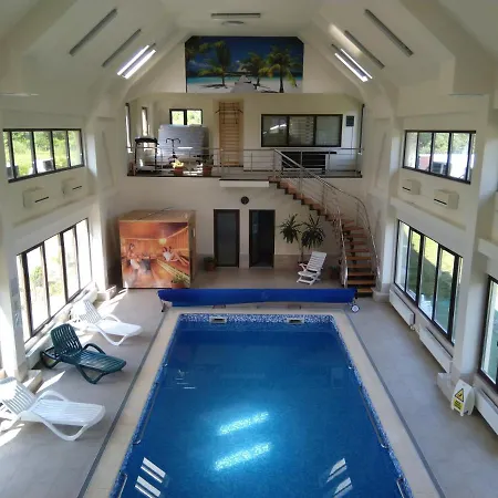 Turistic Zimbru Guest house *